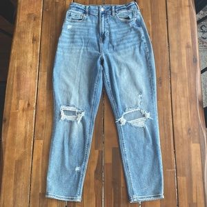 Size 4 short American eagle high waisted curvy mom jeans